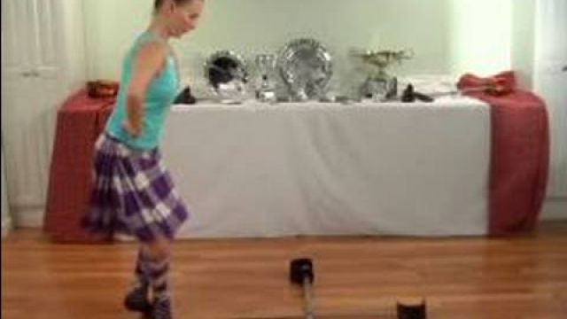 Как работать с мечом в шотландских танцах
